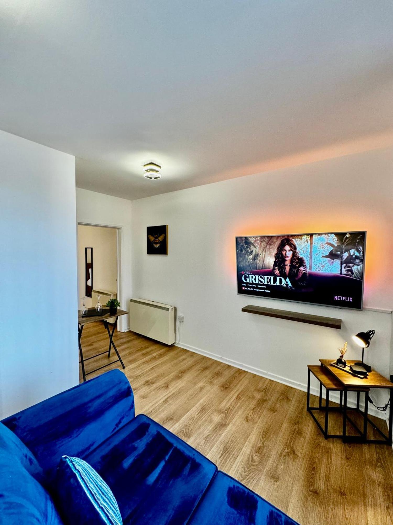 Rnm - Business Professional & Top Choice, Private Access & Entire Place, Kitchen & Washroom With Amenities, Smart Tv, Easy Access, Fast Wifi, Parking Nearby, Great Transport Links Halesowen Exteriör bild